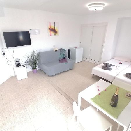 Small Studio, 50 M Front Of The Ocean & Free Wifi Плайя-Фаньябе Экстерьер фото